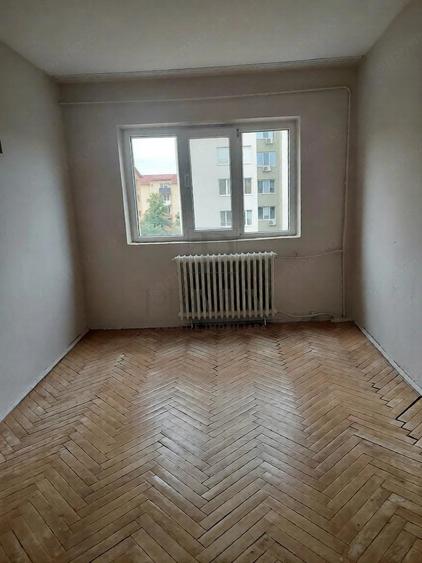 Apartament cu 2 camere semidecomandat în Dâmbovița