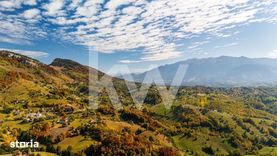 Casă cu 4 camere cu Teren 1045 Mp în Moieciu