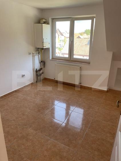 Apartament cu 3 camere semidecomandat, mobilat în Ștefan cel Mare
