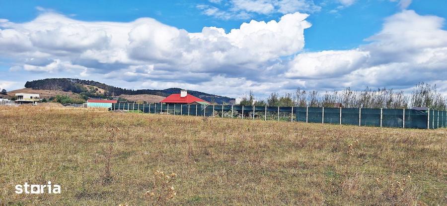 Teren de 1270 mp, în Sânpetru