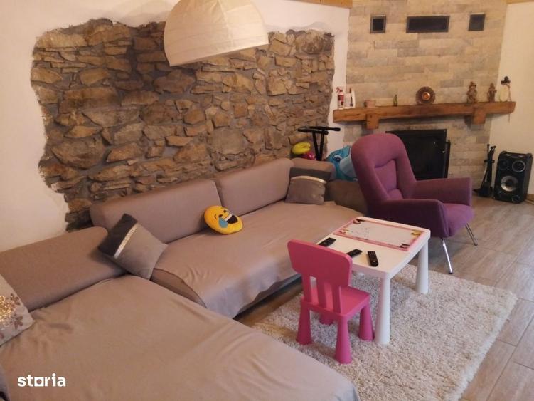 Casă cu 3 camere în Săcărâmb