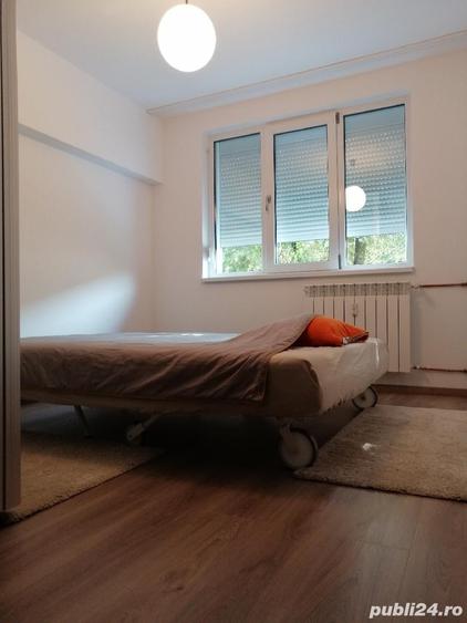 Apartament cu 4 camere decomandat în Apusului