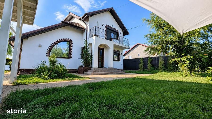 Casă cu 4 camere în Samurcași