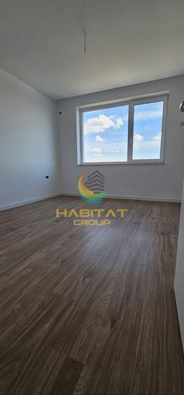 Penthouse cu 4 camere decomandat în Metalurgiei