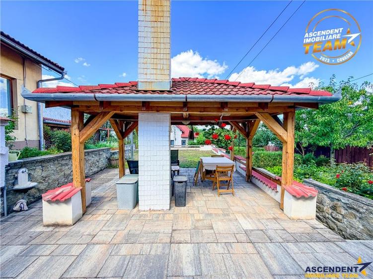 Casă cu 7 camere cu Teren 547 Mp în Central