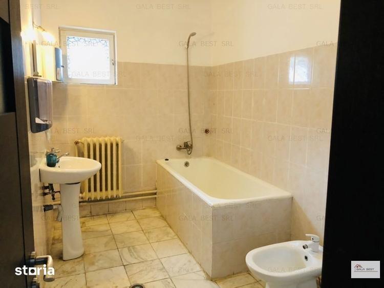 Casă cu 5 camere cu Teren 150 Mp în Vatra Luminoasă