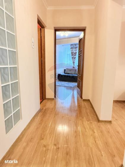 Apartament cu 3 camere, mobilat în Universitate