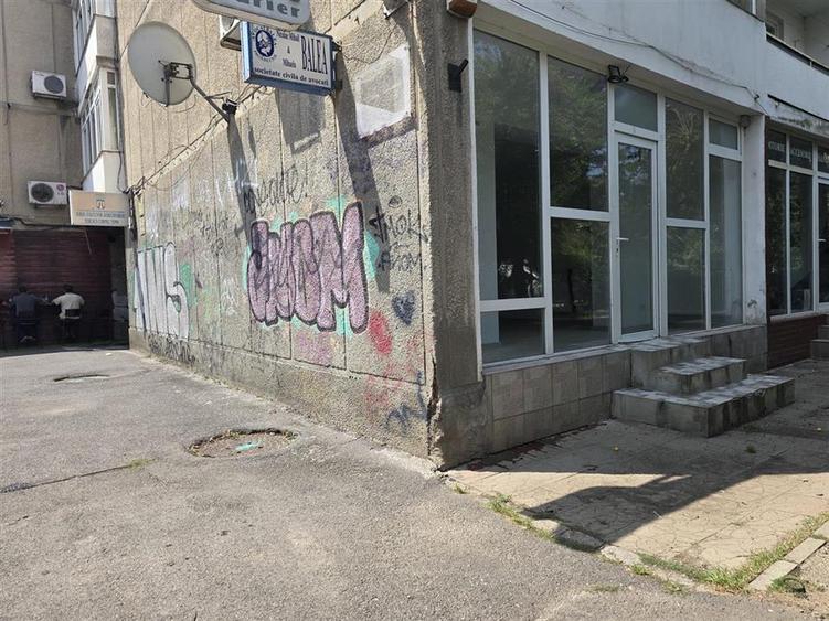 Spațiu comercial, de 60 mp, în Centrul Civic