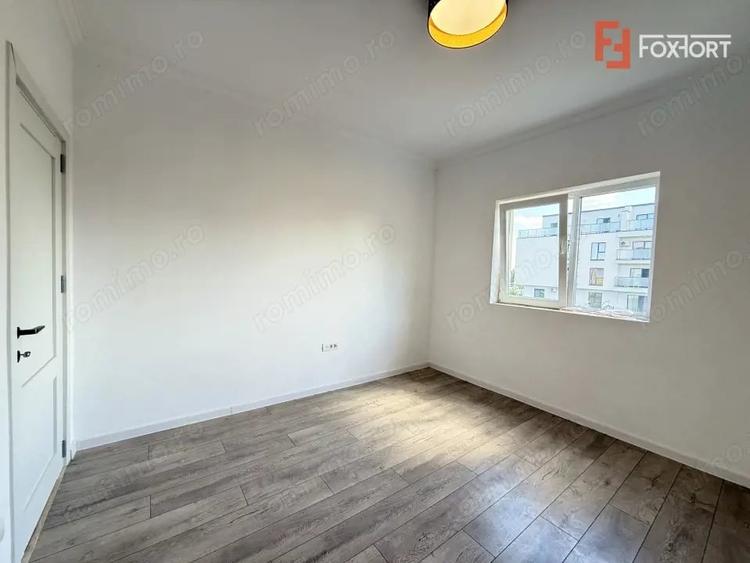 Apartament cu 3 camere semidecomandat în Torontalului
