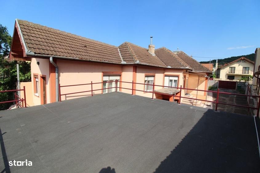 Casă cu 4 camere în Hunedoara