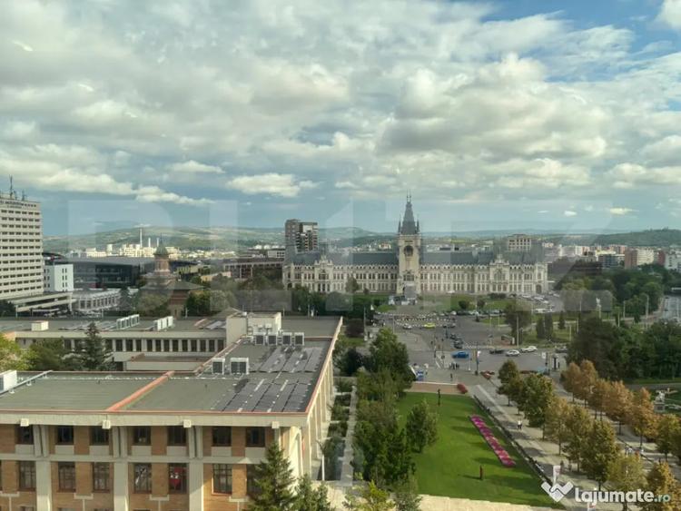 Apartament cu 4 camere decomandat în Ultracentral