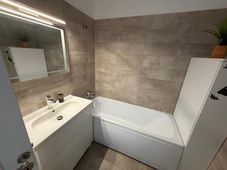 Apartament cu 2 camere decomandat în Fundeni