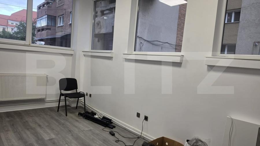 Birou, de 19 mp, în Ultracentral