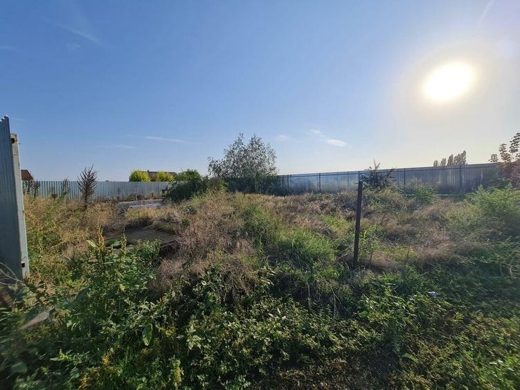 Teren Construcții intravilan de 500 mp, în Vânători