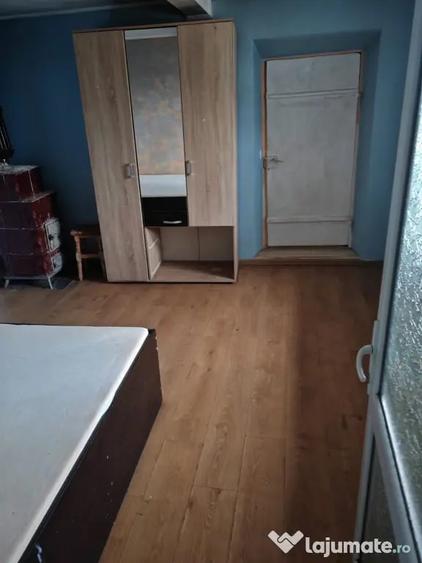 Casă cu 4 camere în Cerna