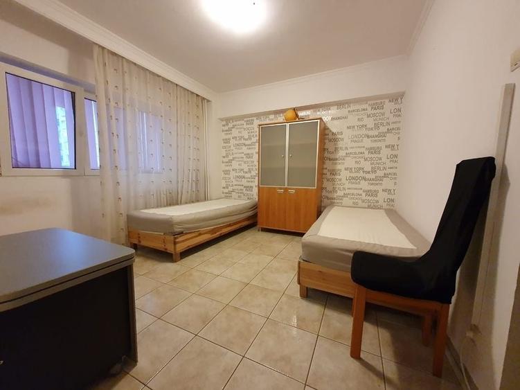 Apartament cu 3 camere semidecomandat, mobilat în Berceni