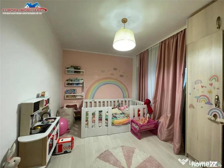 Apartament cu 3 camere decomandat în Central