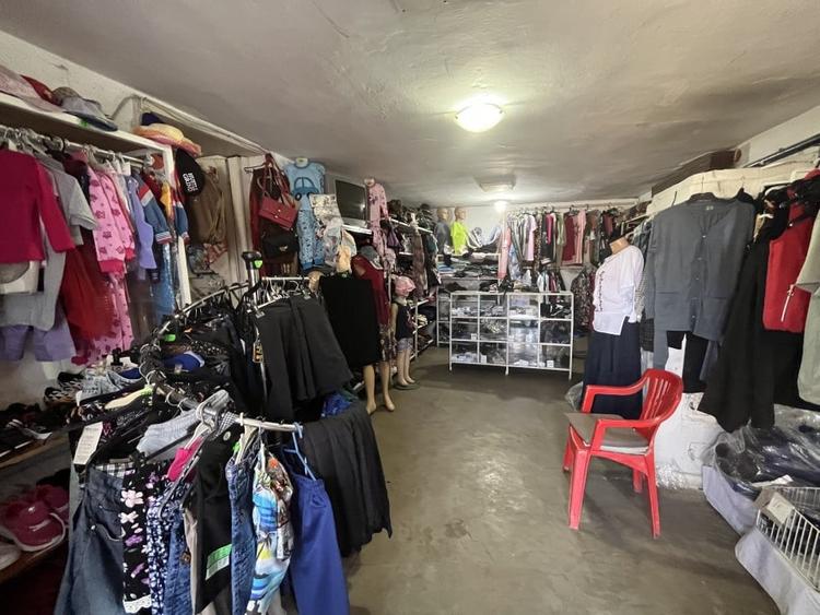 Casă individuală cu 4 camere cu Piscina în Giubega