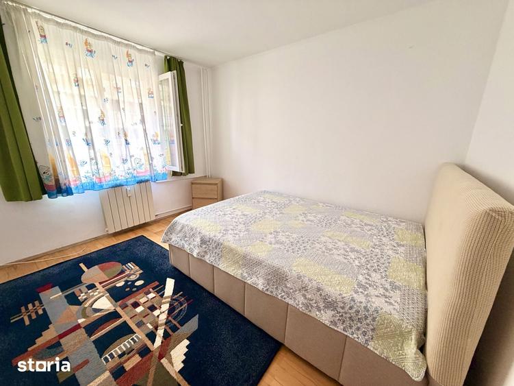 Apartament cu 3 camere semidecomandat în Pantelimon
