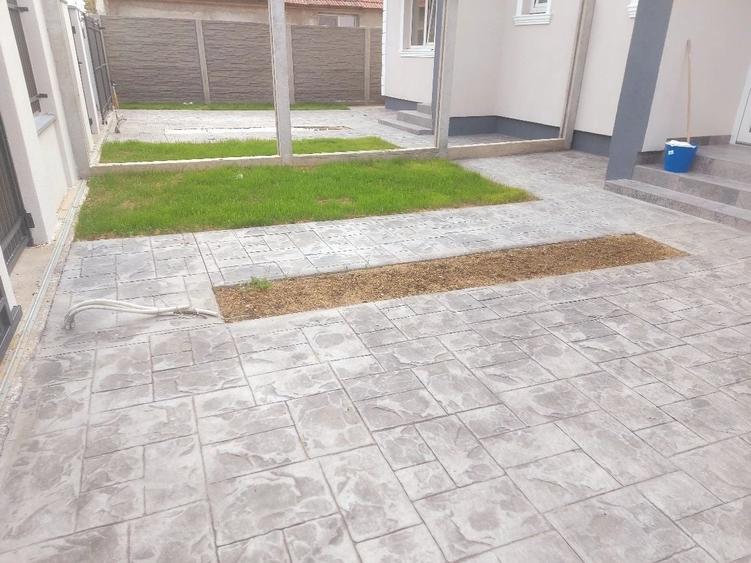 Casă cu 4 camere în Sânmihaiu Român