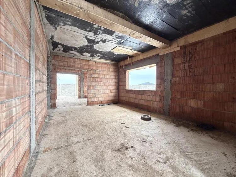 Casă cu 3 camere cu Teren 540 Mp în Sânandrei