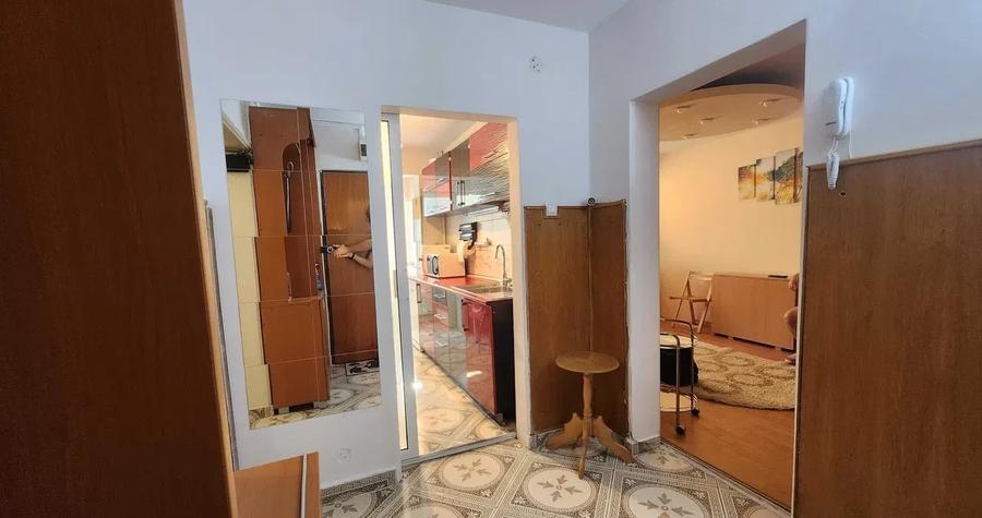 Apartament cu 3 camere decomandat, mobilat în Dristor