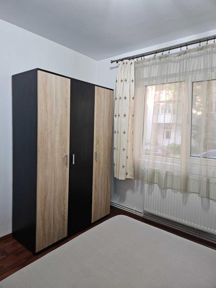 Apartment 2 camere decomandat parter Nicolina 1 - 5
