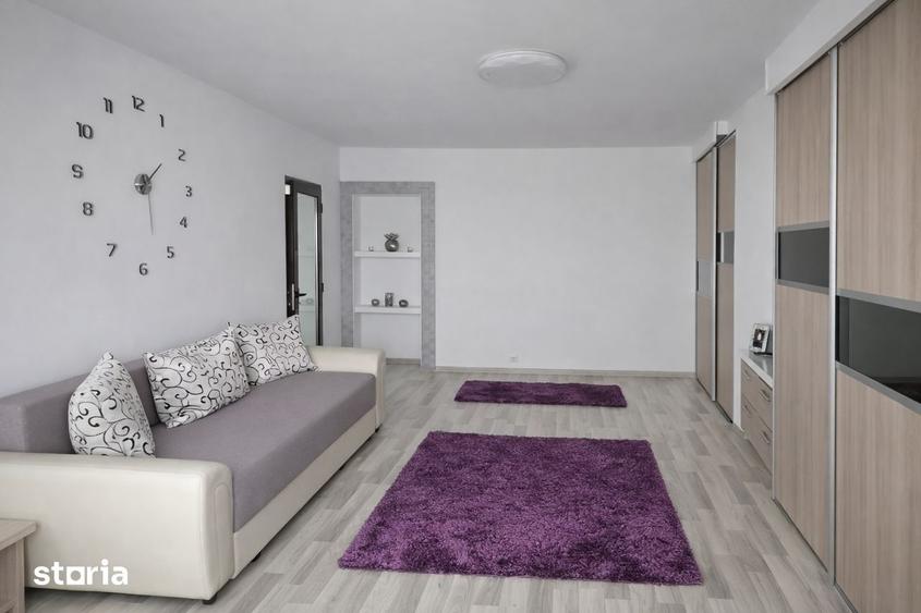 Apartament cu 3 camere decomandat, mobilat în Între Lacuri