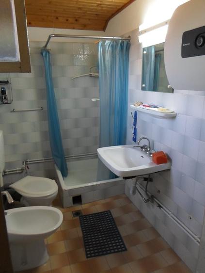 Casă cu 3 camere în Neagra