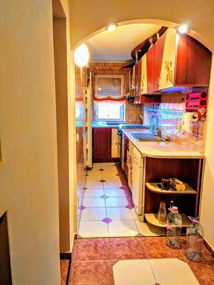 Apartament cu 3 camere semidecomandat în Central