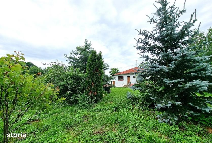 Casă cu 4 camere decomandat în Ogretin