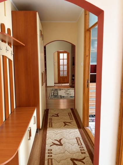 Apartament cu 3 camere semidecomandat în Burdujeni