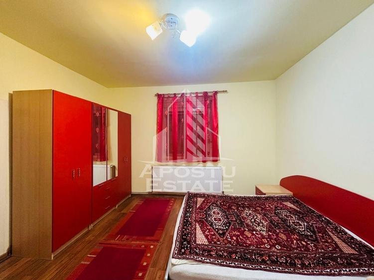 Casă individuală cu 5 camere cu Canalizare în Central