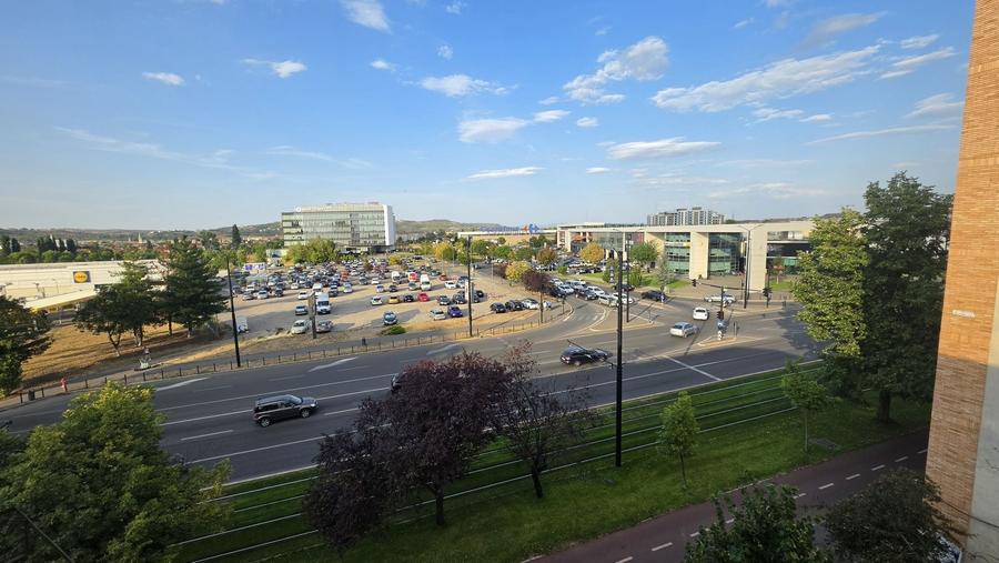 Apartament cu 3 camere de inchiriat - 4
