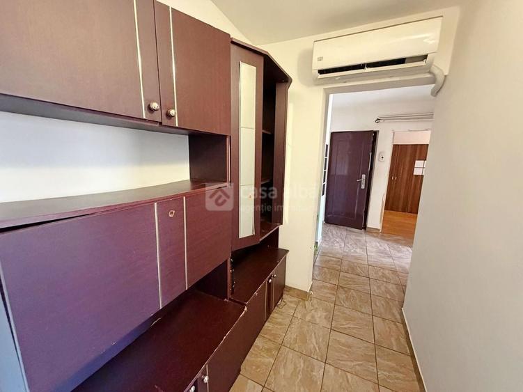 Apartament cu 3 camere decomandat în Alexandru cel Bun
