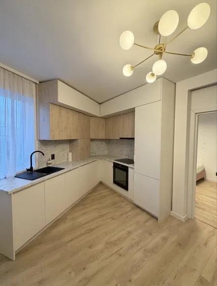 Apartament cu 3 camere semidecomandat, mobilat în Florești