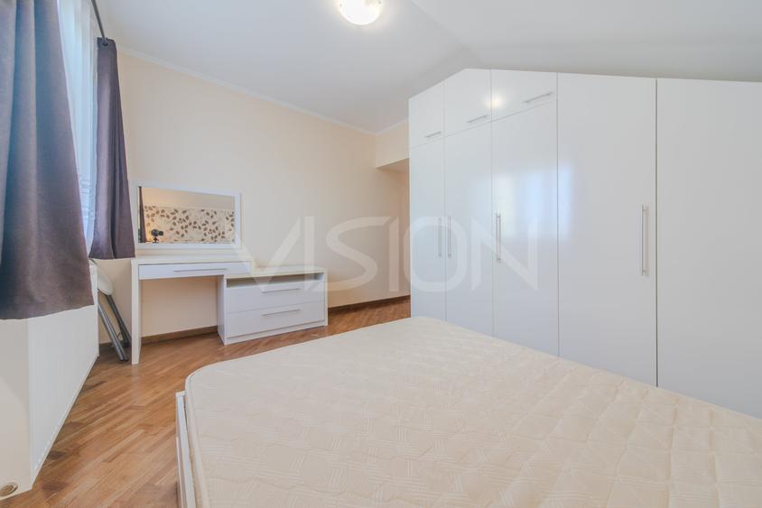 Apartament cu 3 camere semidecomandat în Mărăști