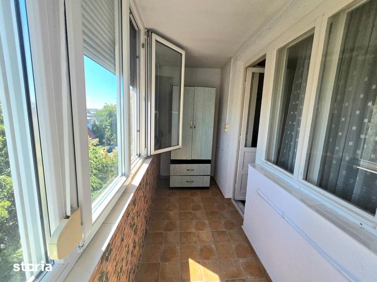 Apartament cu 3 camere decomandat, mobilat în Burdea
