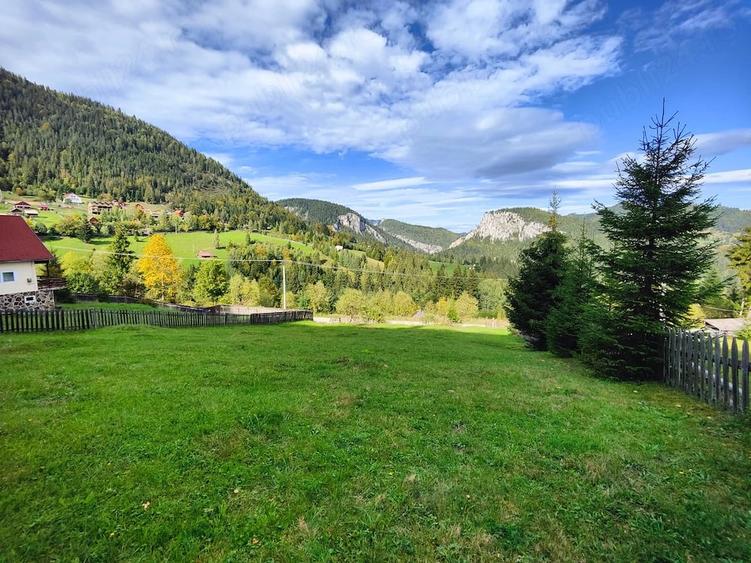 Teren de 2050 mp, în Bicaz-Chei