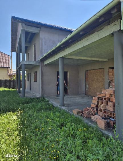Casă cu 5 camere cu Teren 1700 Mp în Luizi-Călugăra