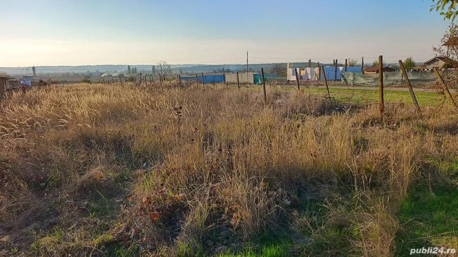 Teren de 1400 mp, în Ișalnița