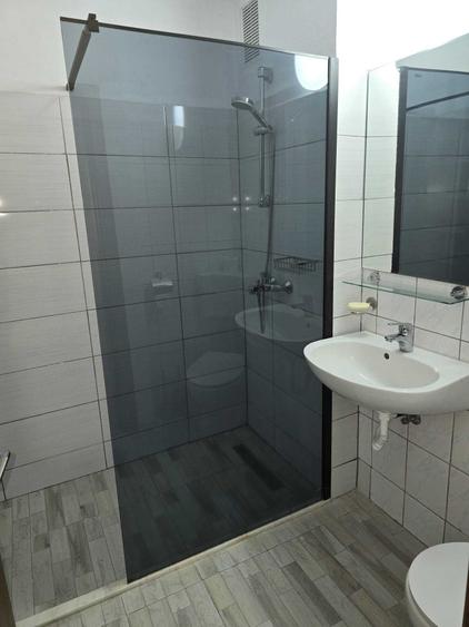 Casă cu 4 camere decomandat cu Teren 500 Mp în Lazaret
