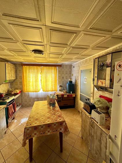 Casă cu 3 camere cu Teren 400 Mp în Lăpușnicel