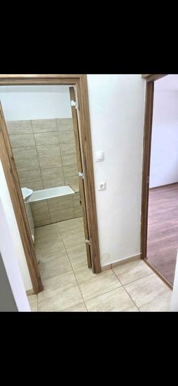 Apartament cu 3 camere decomandat în Eremia