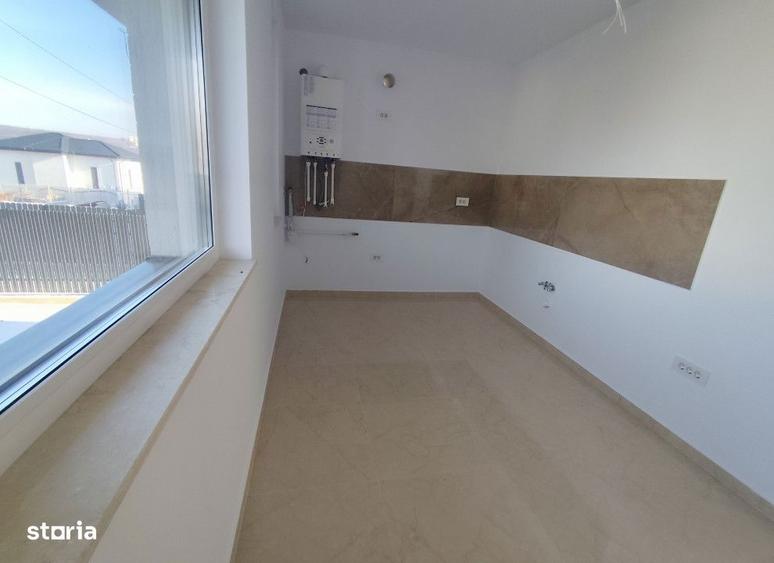 Casă cu 4 camere cu Teren 220 Mp în Rediu
