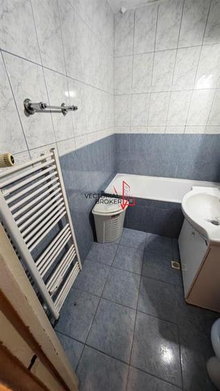 Apartament cu 3 camere decomandat, mobilat în Doamna Ghica