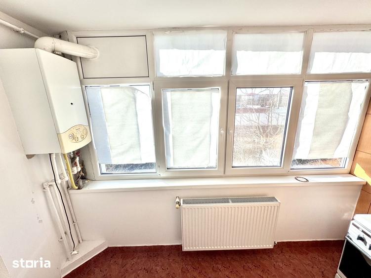Apartament cu 3 camere decomandat în Siderurgiștilor