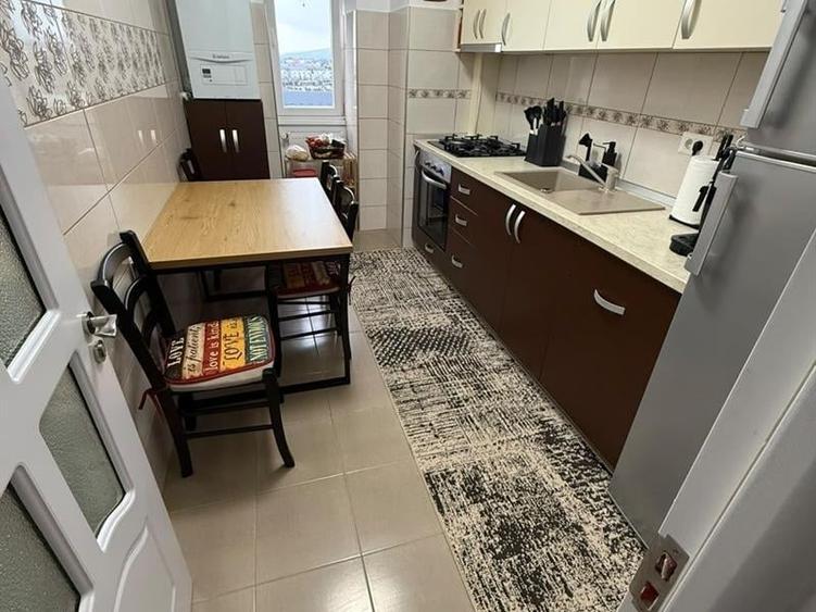 Apartament 2 camere, decomandat - 1