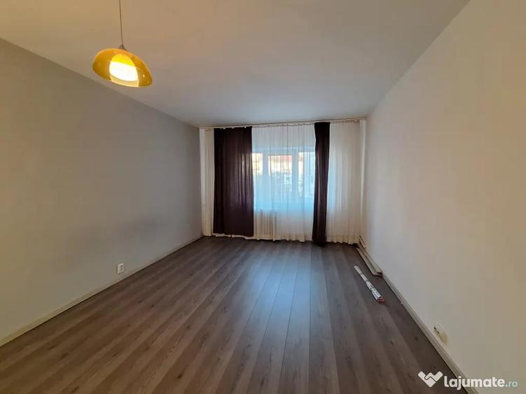 Apartament cu 3 camere decomandat în Dorobanților
