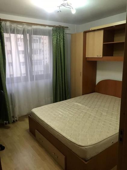 Apartament cu 2 camere decomandat în Tei